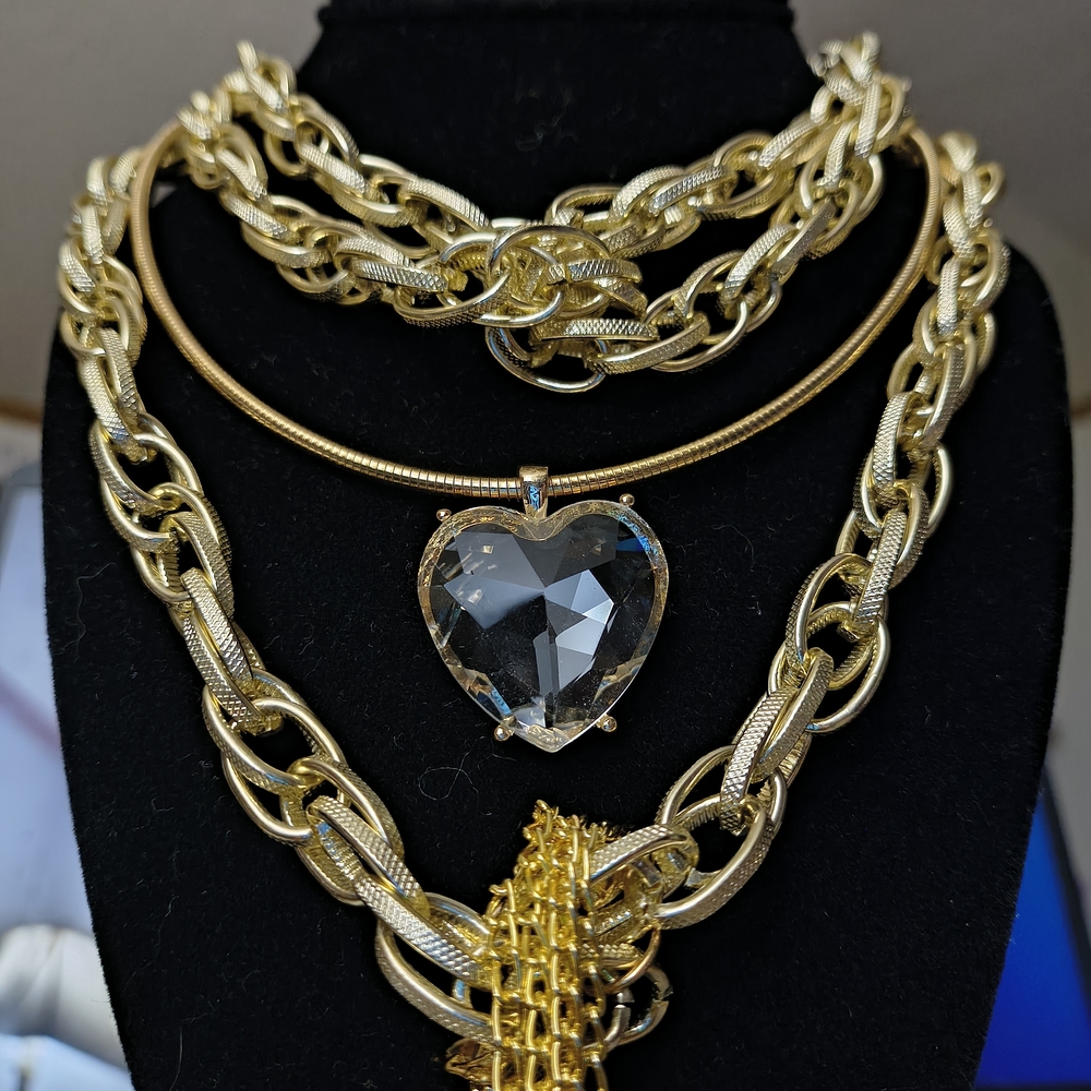Elegant Gold Heart Choker /Earrings   Pendant Necklace